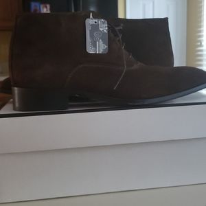 NWT pair of shoes for men